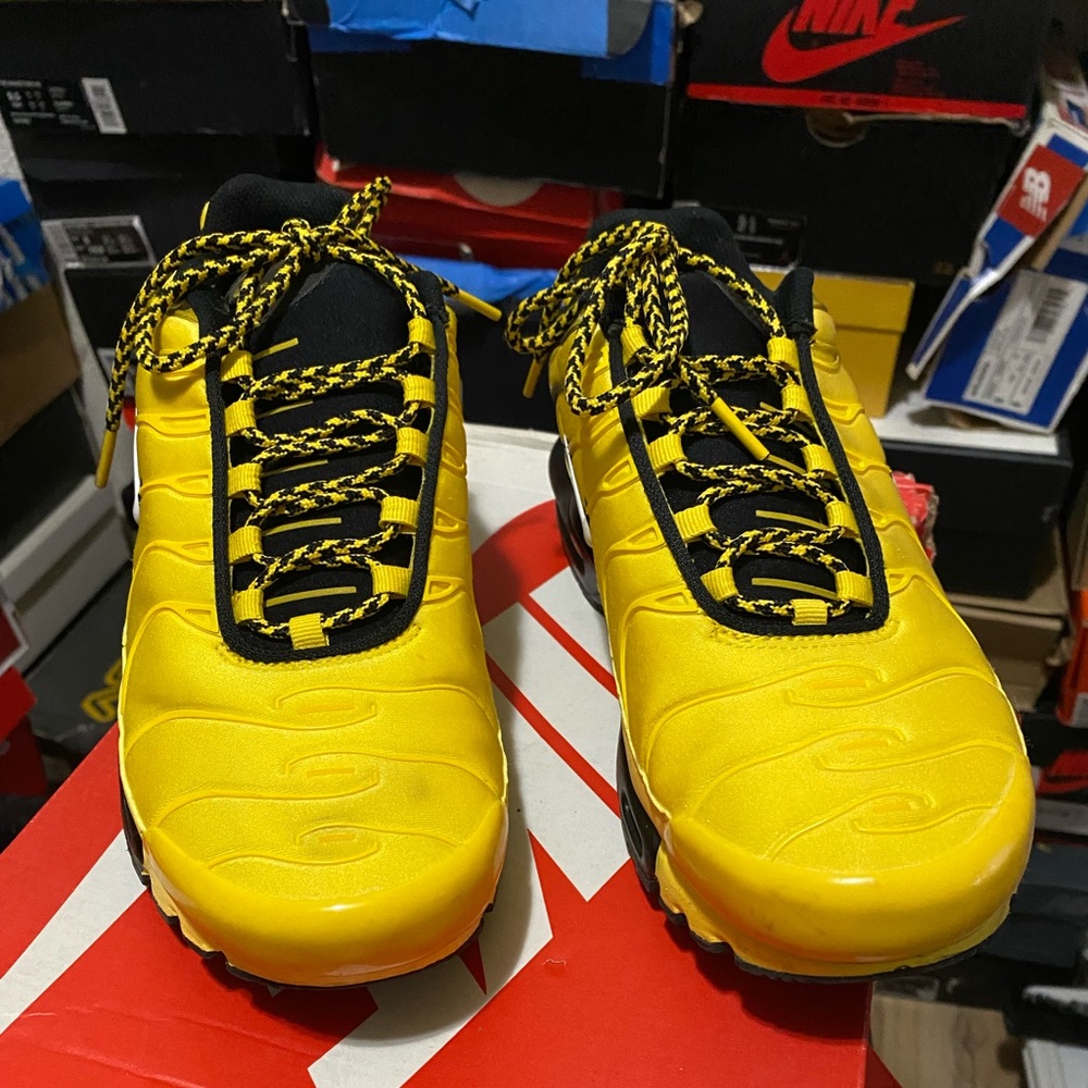 AIR MAX PLUS